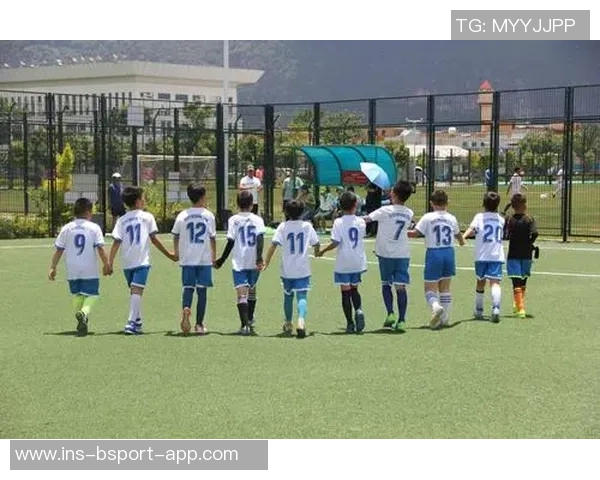 探索v5室内足球馆的魅力体验与运动乐趣，尽享激情四溢的足球时光